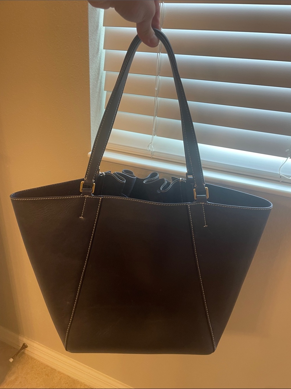 Tory Burch T Monogram Dragonfly Shoulder bag - Picture 9 of 16